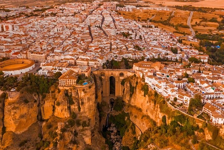 Round and Setenil of the Wineries with Transport from Malaga