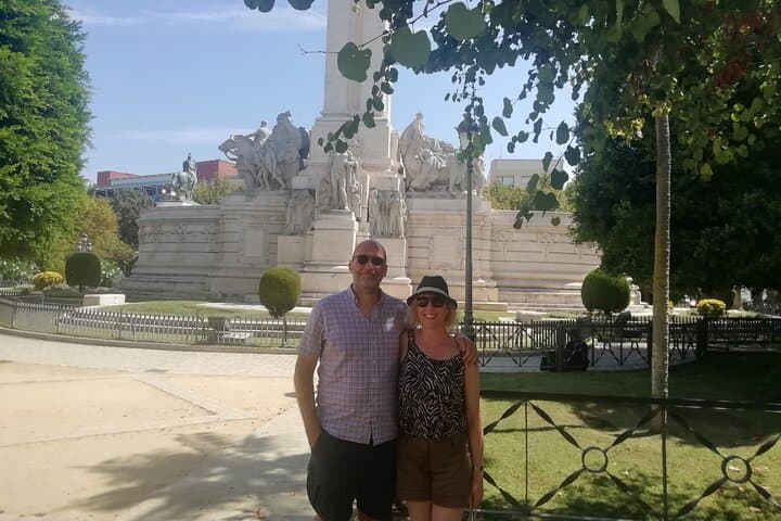 Cadiz Private Walking Tour with a Local