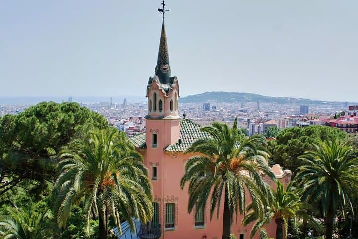 Barcelona: Park Güell Exclusive Guided Walking Tour