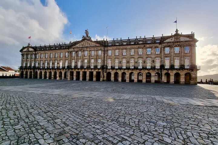Private Tour in Santiago de Compostela with Cathedral Entrance