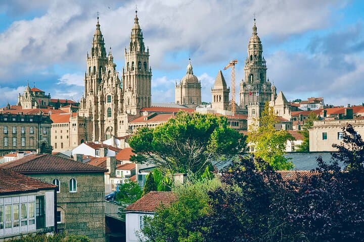 Private Tour in Santiago de Compostela with Cathedral Entrance