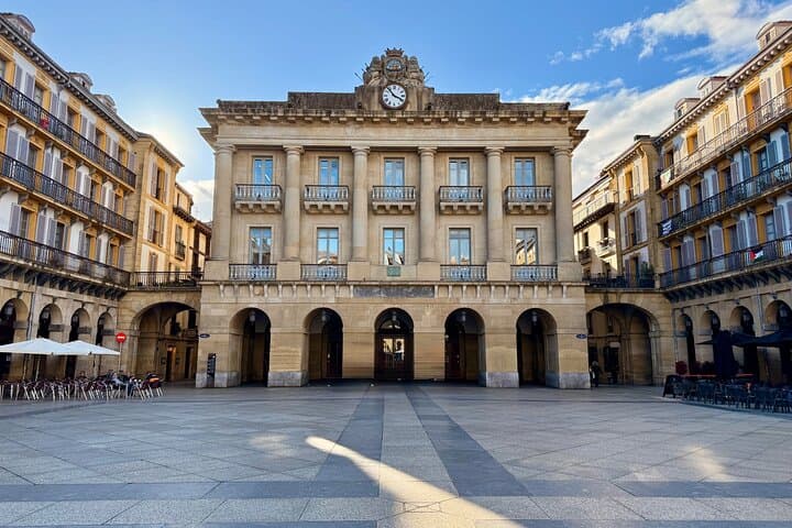 San Sebastian Historic Walking Tour in Small Group