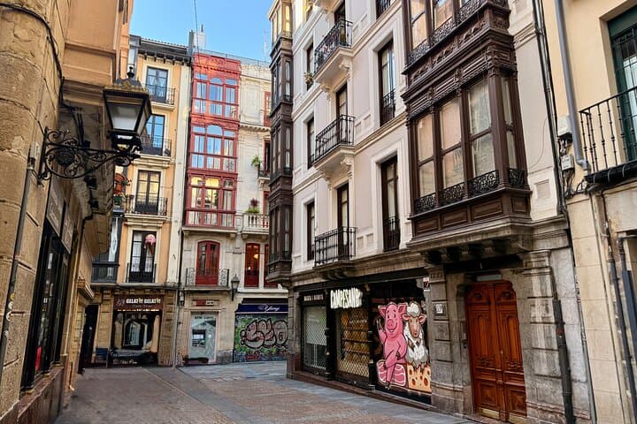 Bilbao Historic Walking Tour in Small Group