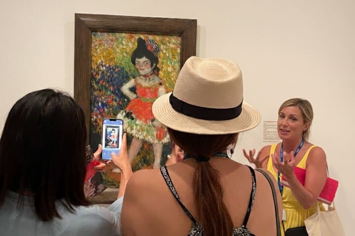 Licensed guide accredited for in-museum guided visits