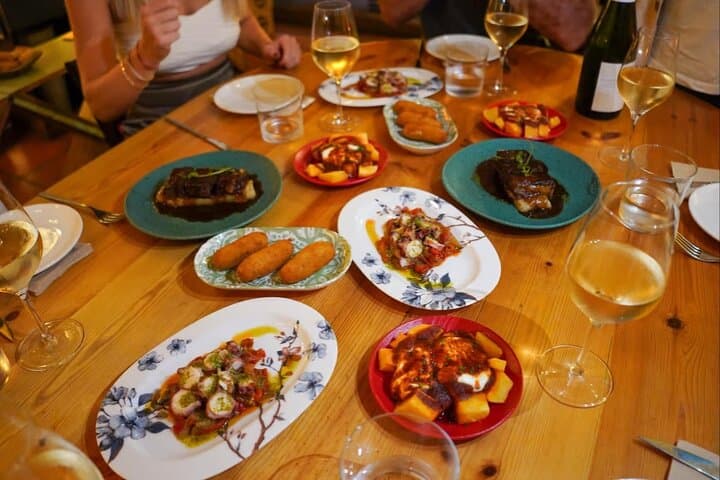 Taste of Barcelona Gourmet Tapas and Wine in the Gothic Quarter