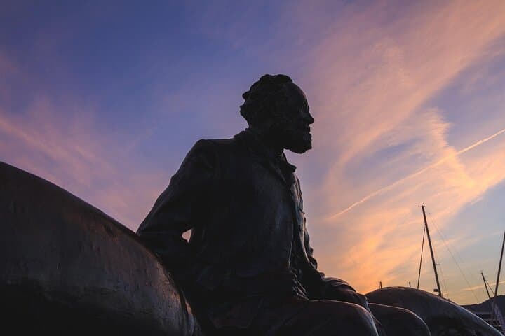 Vigo Heritage - Maritime History, Iconic Streets & Local Cuisine