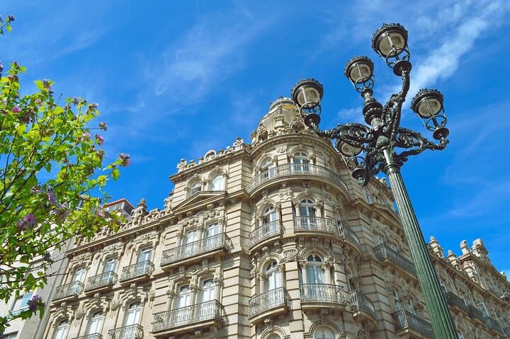 Vigo Heritage - Maritime History, Iconic Streets & Local Cuisine