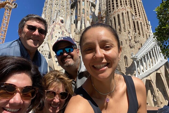 Sagrada Familia & Official Guide Private or Small Group Tour