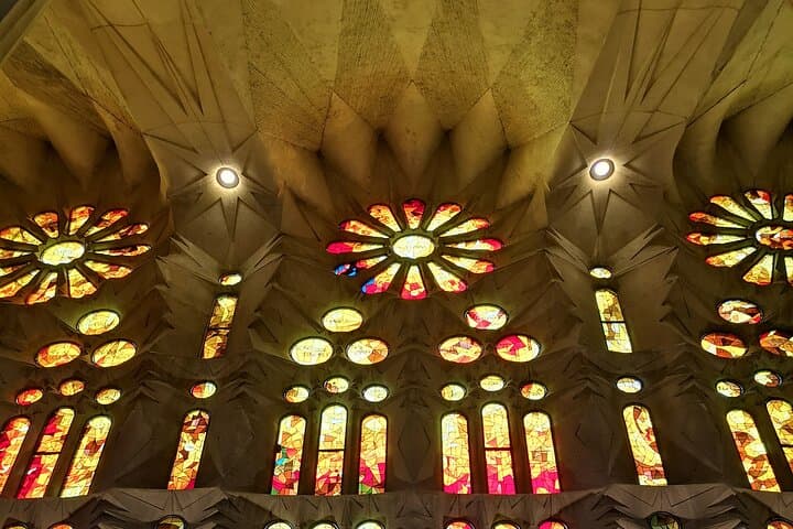 Sagrada Familia & Official Guide Private or Small Group Tour