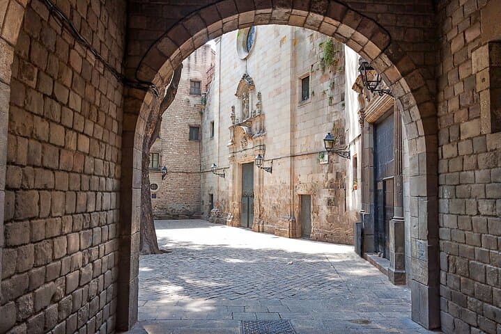 Full-Day Private Guided All Inclusive Barcelona Shore Excursion