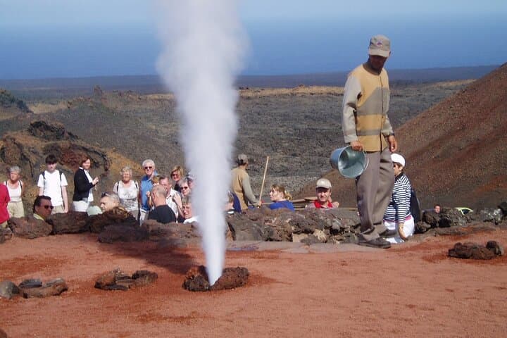 Premium Tour Discover 3 Lanzarote Art and Tourism Centers