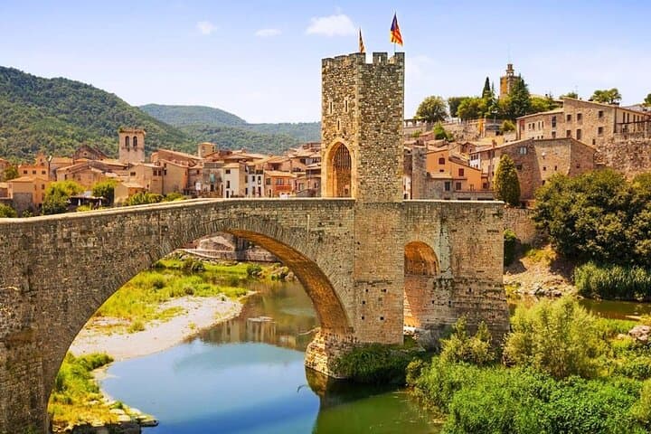 Medieval Small Group Tour, Besalu and Catellfollit from Barcelona