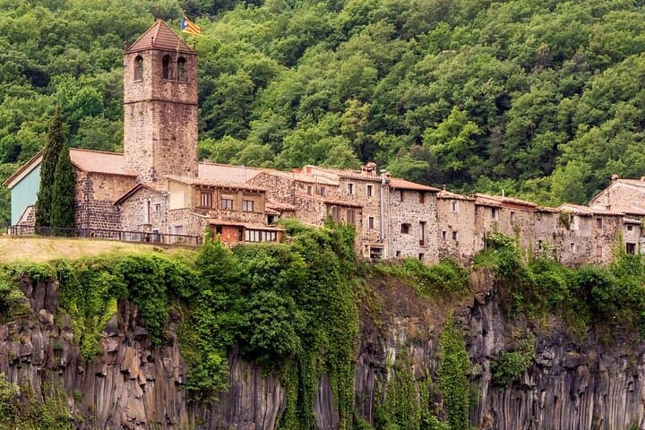 Medieval Private Tour Besalú Castellfollit St. Pau from Barcelona