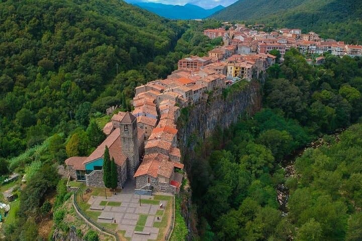 Medieval Private Tour Besalú Castellfollit St. Pau from Barcelona