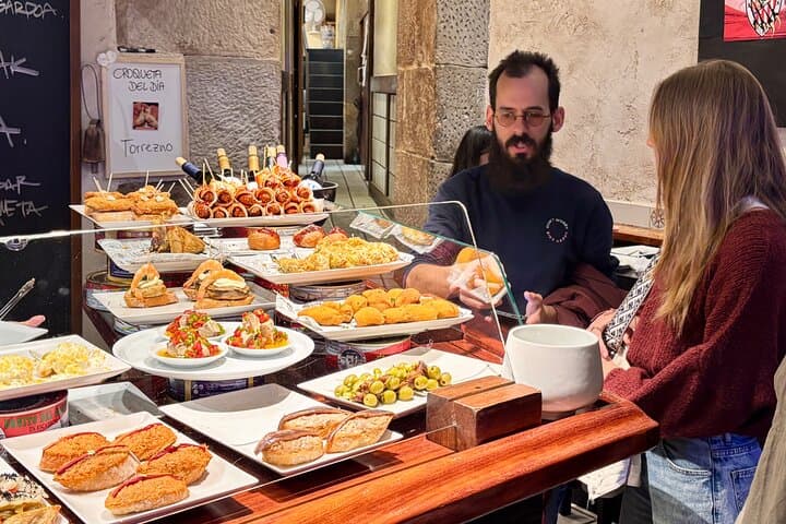Bilbao Small Group Tour with Tapas and Wine Tasting