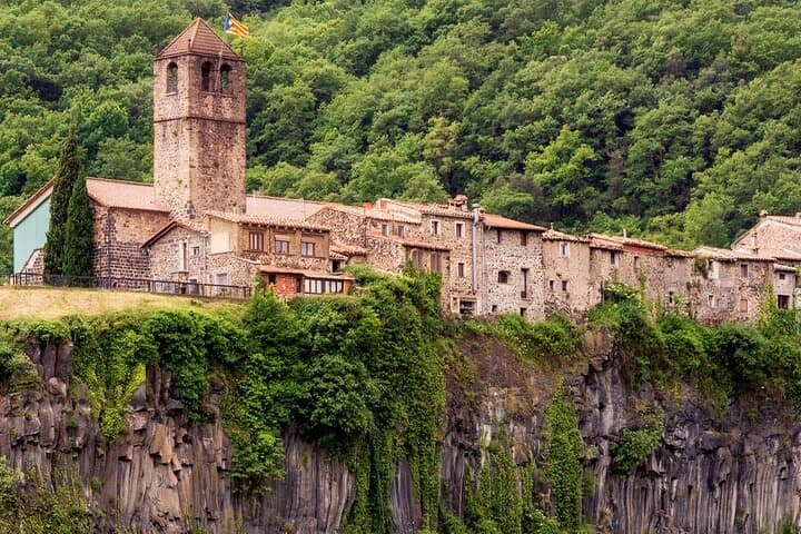 Medieval Small Group Tour, Besalu and Catellfollit from Barcelona