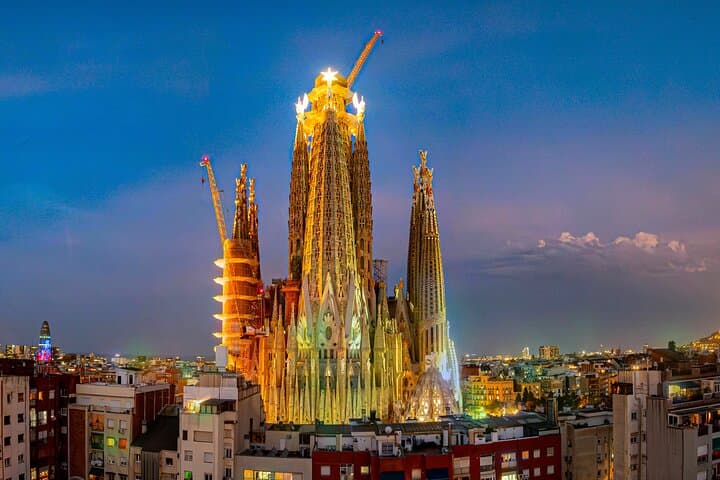 Barcelona Express: 3 Hour Iconic Highlights & Best Photo Spots