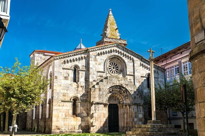 Hello La Coruna: Private 2-Hour Intro City Walk with Local Guide