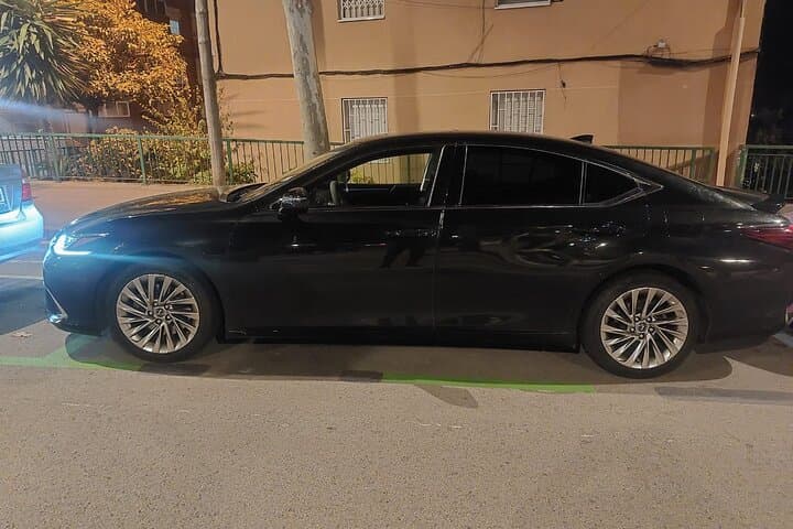 Private Airport Transfer from Barcelona Airport to City Hotel
