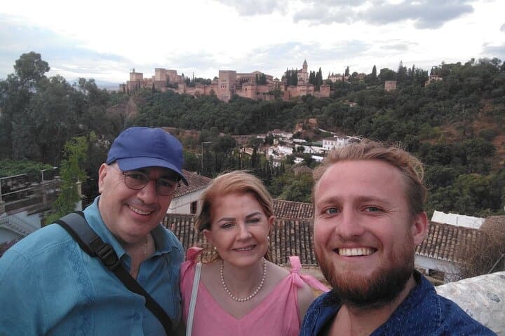 Granada Private Walking Tour with a Local