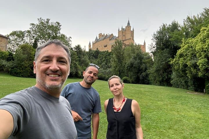 At the foot of the Alcazar