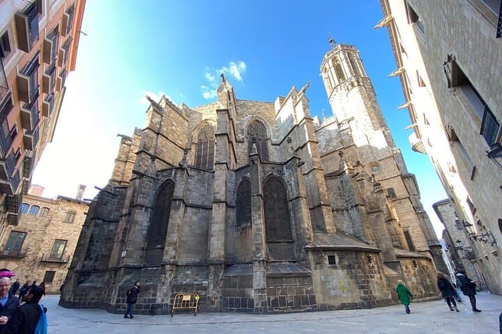Gothic Quarter Discovery: Barcelona Old Town Walking Tour