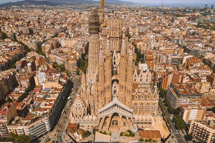 Barcelona Christmas Lights Self Guided Walking Tour