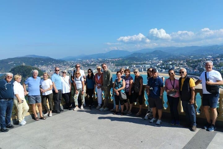 Group of guests enjoying Monte Igueldo.