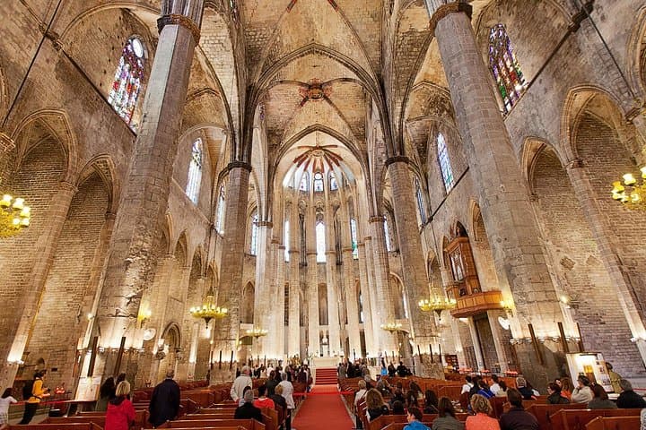 Santa Maria del Mar Basilica in Barcelona Ticket & Hosted Access