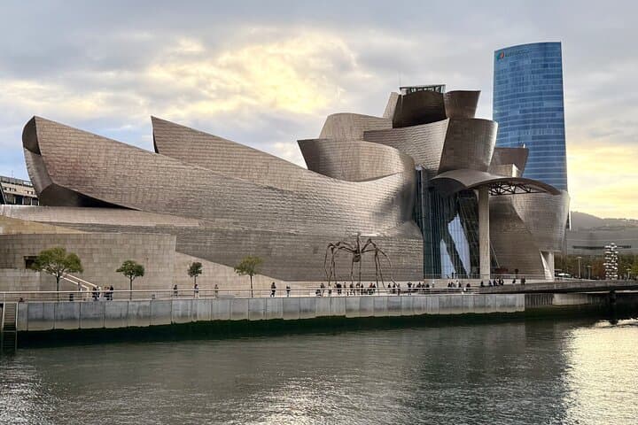 Bilbao Historic Walking Tour in Small Group
