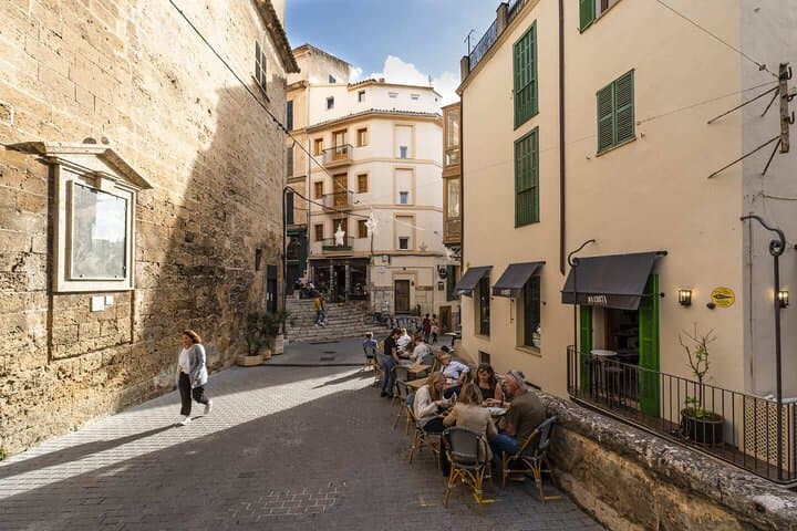 Hello Palma: Private 2-Hour Intro City Walk with Local Guide