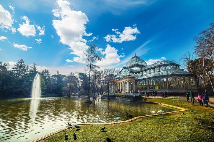 Madrid: El Retiro Park Private Walking Tour