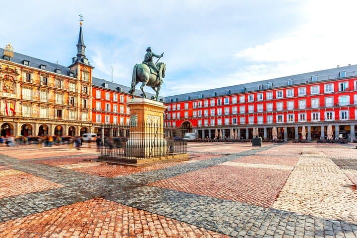 Madrid Family Friendly Old Town and Wax Museum Private Tour