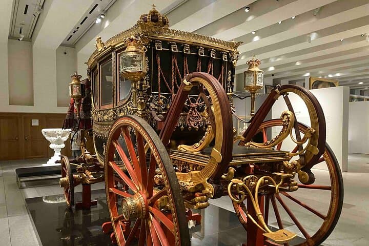 English Private Tour of the Royal Collections Gallery
