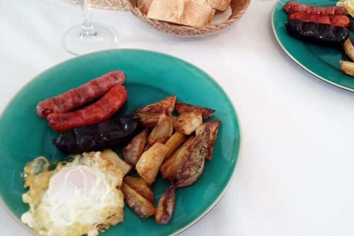 Valencia Vineyard Tour: Rustic Grilled Brunch & Wine Tasting