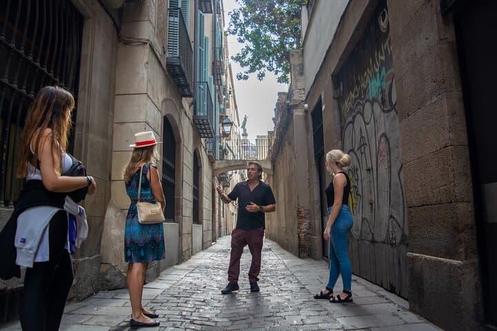 Barcelona Tour, Legends and Stories of the Old Town