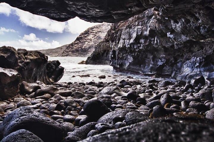 Tenesar Black Beach. Pure volcano and pure energy.