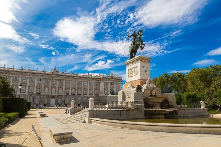 Royal Palace Madrid Private Tour with Skip-the-Line Tickets
