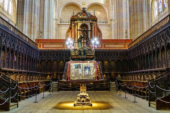 Madrid to Segovia Cathedral and Old Town Private Car Trip