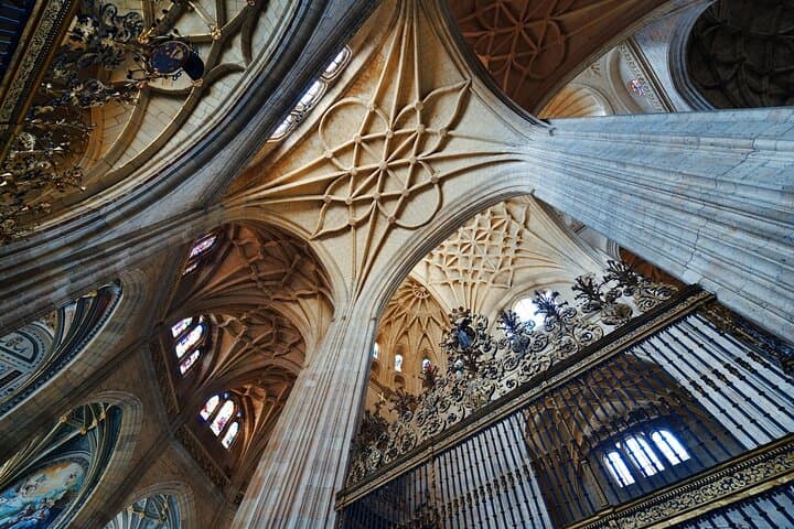 Madrid to Segovia Cathedral and Old Town Private Car Trip