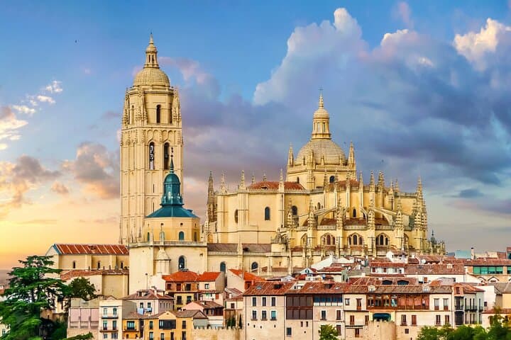 Madrid to Segovia Cathedral and Old Town Private Car Trip