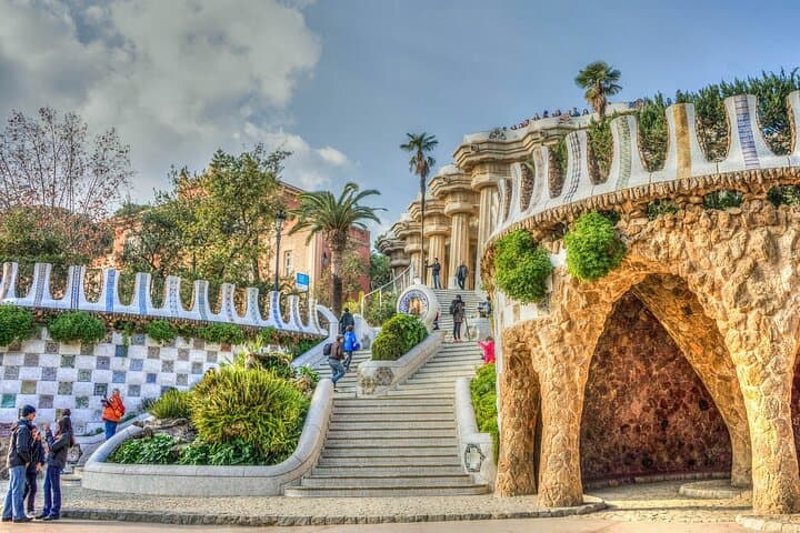 Barcelona Highlights Tour Park Güell and Gothic Quarter
