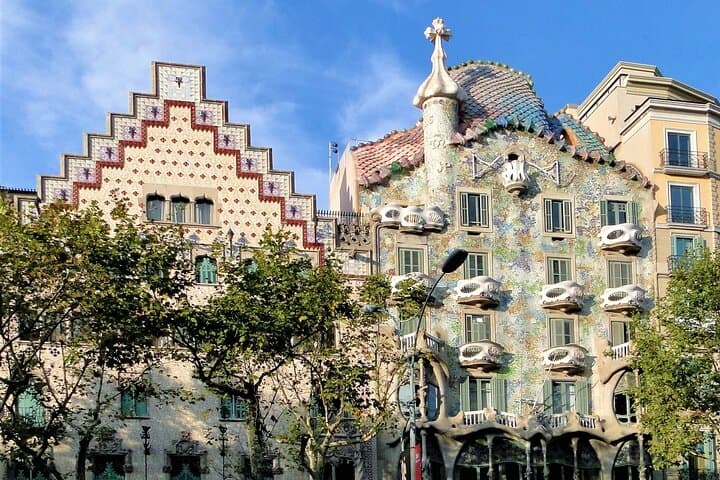 Barcelona Highlights Tour Park Güell and Gothic Quarter