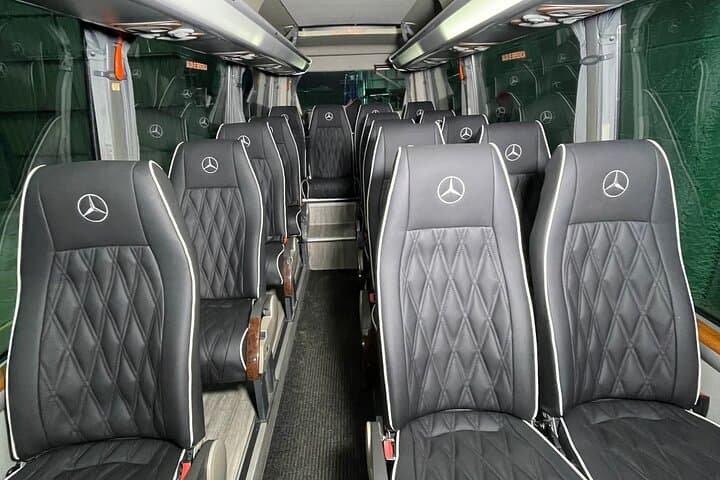 Transfer airport Barcelona to Barcelona city centre. (1 to 15 pax)