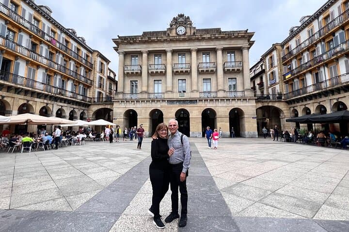 New Tour! Private 3H Walking City Tour in San Sebastian