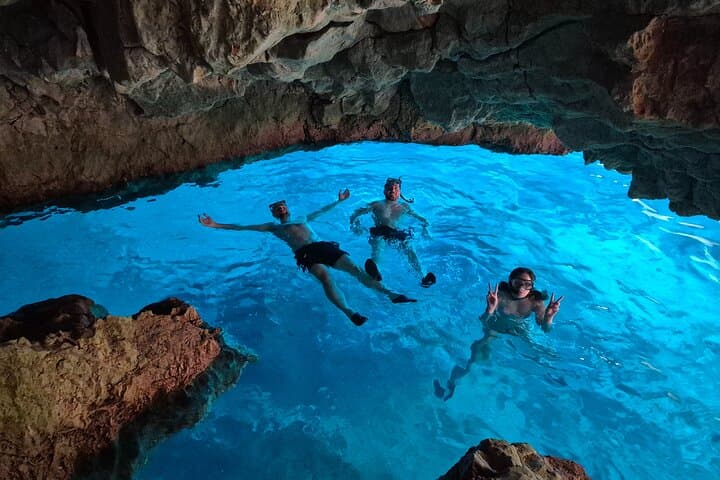 Kayak route through Cala Granadella