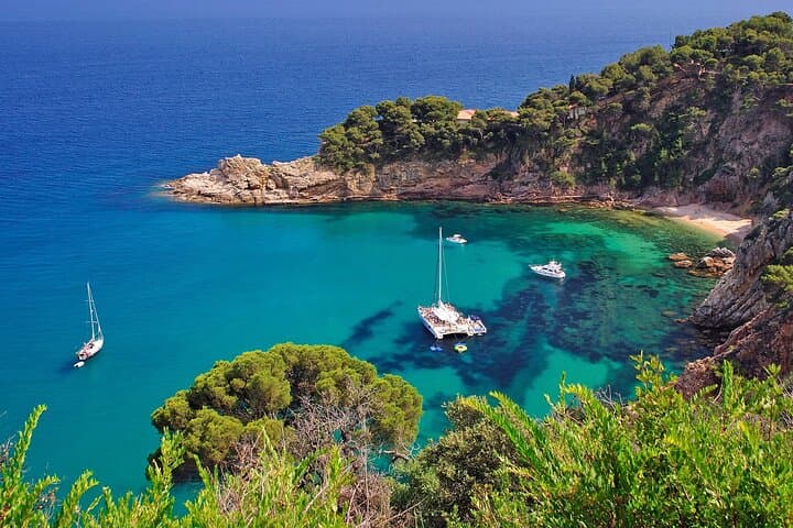 Dali Museum and Costa Brava Small Group Tour