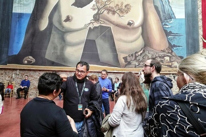 Private Dali Museum Tour from Barcelona
