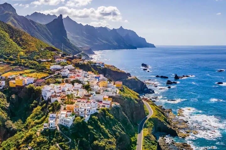 Grand VIP Tour Tenerife with private Guide by Lux car