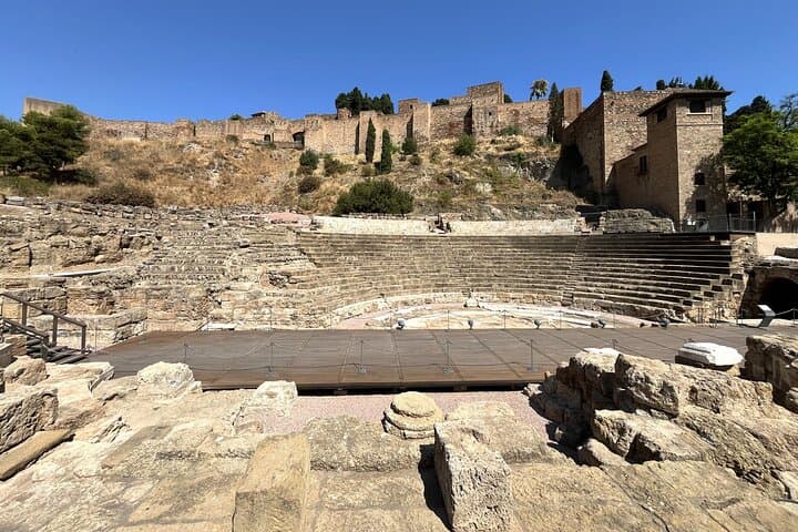 Malaga Essential : Self-Guided Tour created by local Official Guide